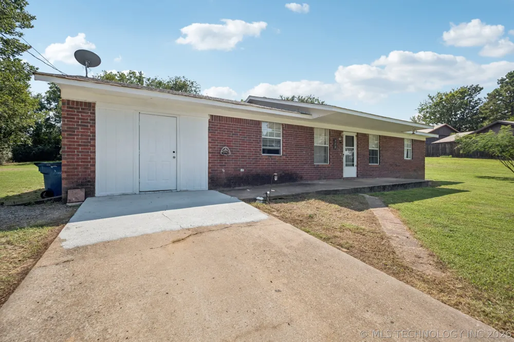 770 NW Seneca Krebs, OK 74501