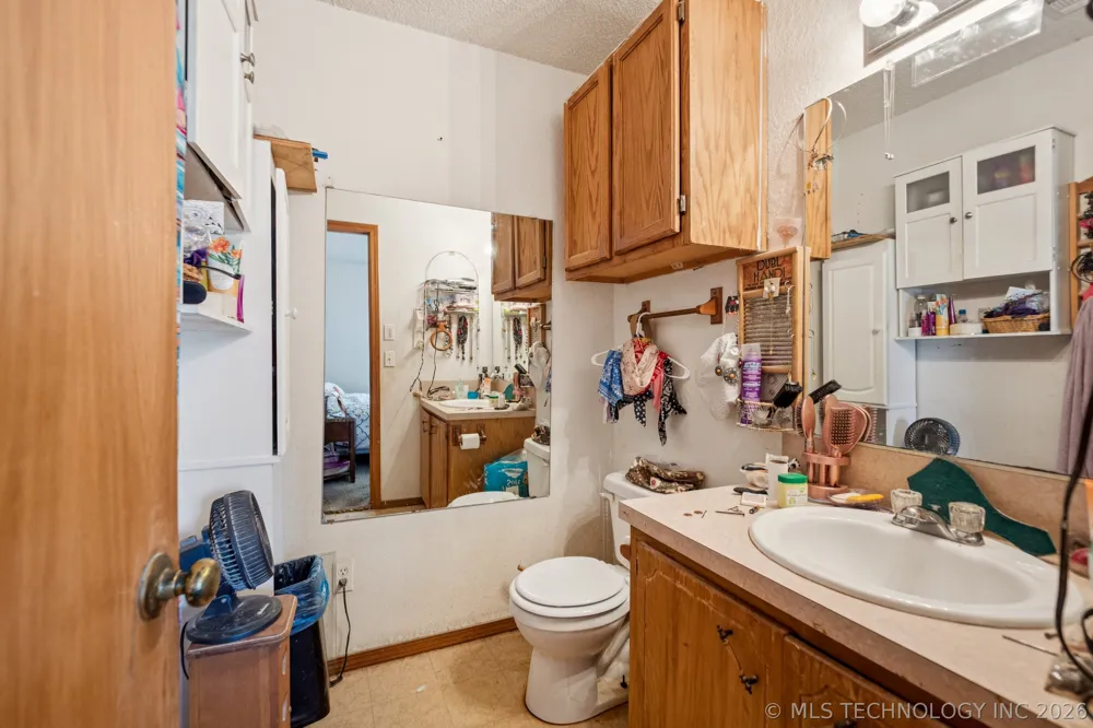 770 NW Seneca Krebs, OK 74501