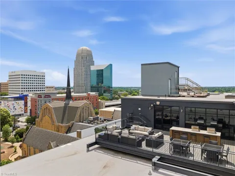 400 W 4th Street #504