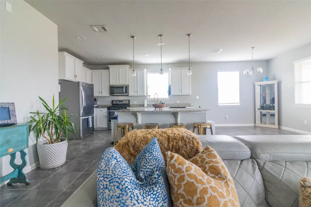 661 Cinnamon Teal Lane Leander, TX 78641
