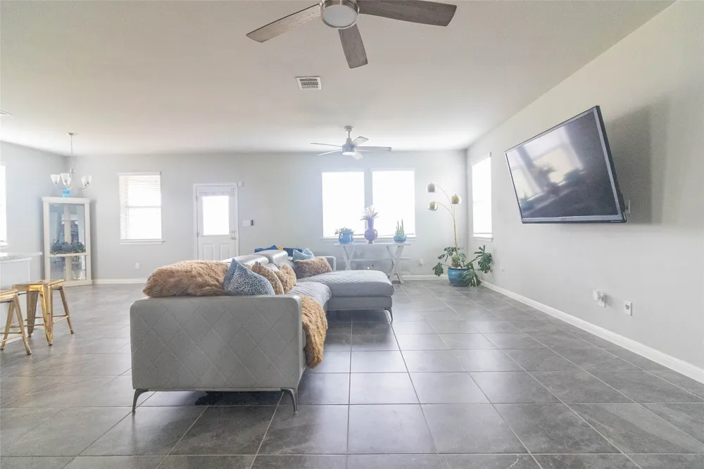 661 Cinnamon Teal Lane Leander, TX 78641