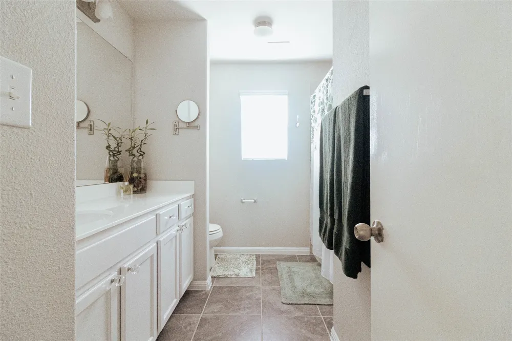 661 Cinnamon Teal Lane Leander, TX 78641