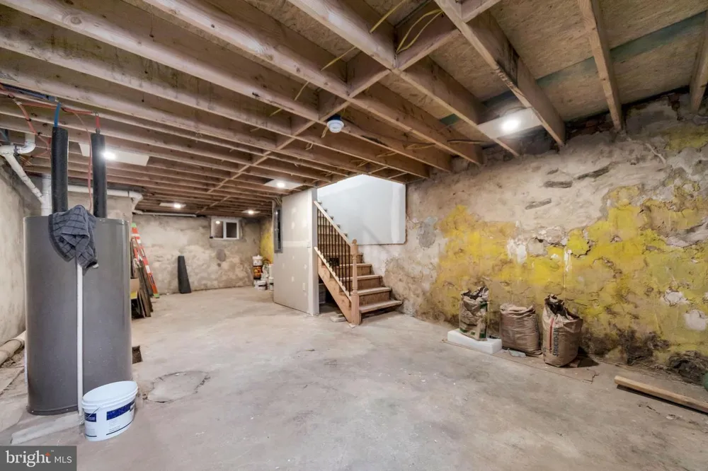1119 THOMAS STREET Chester, PA 19013