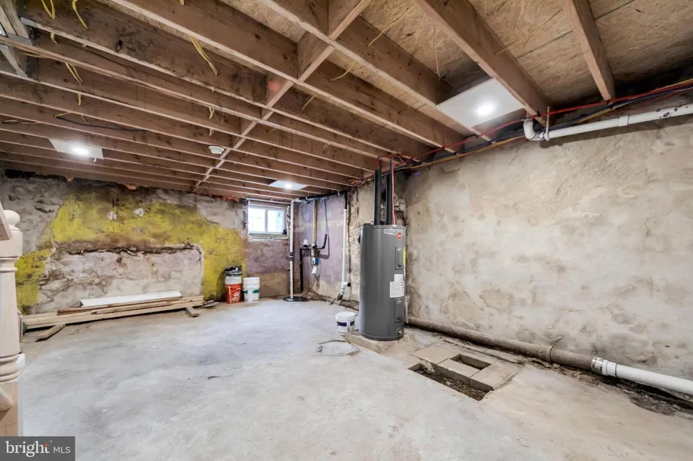 1119 THOMAS STREET Chester, PA 19013
