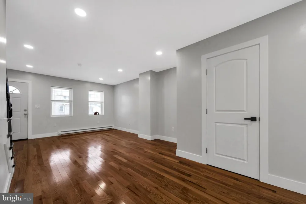 1119 THOMAS STREET Chester, PA 19013