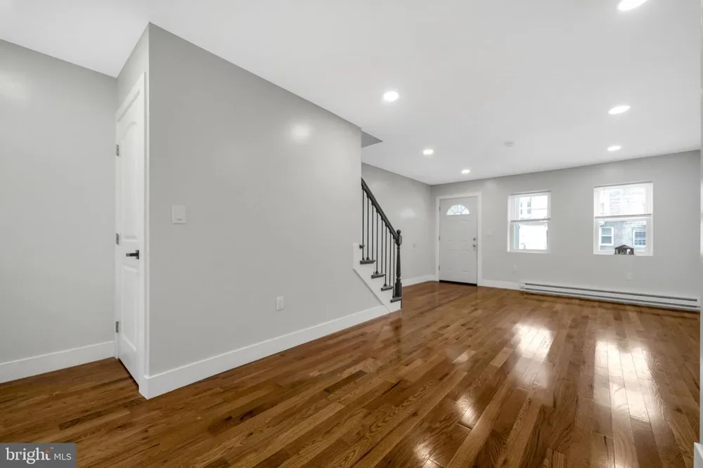 1119 THOMAS STREET Chester, PA 19013