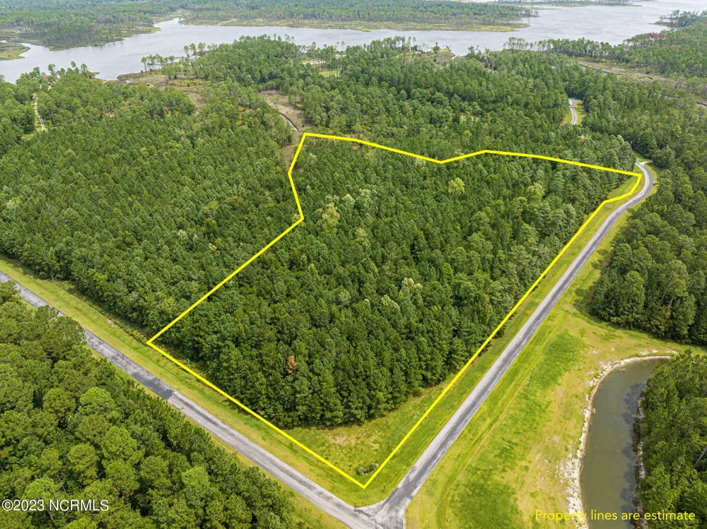 15 Paradox Point Drive Aurora, NC 27806