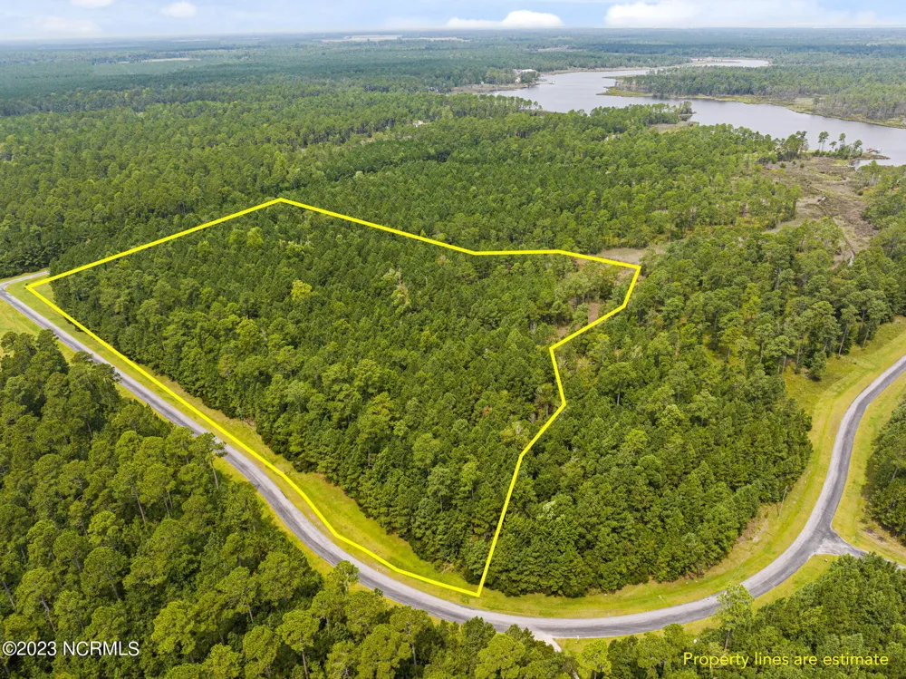 15 Paradox Point Drive Aurora, NC 27806