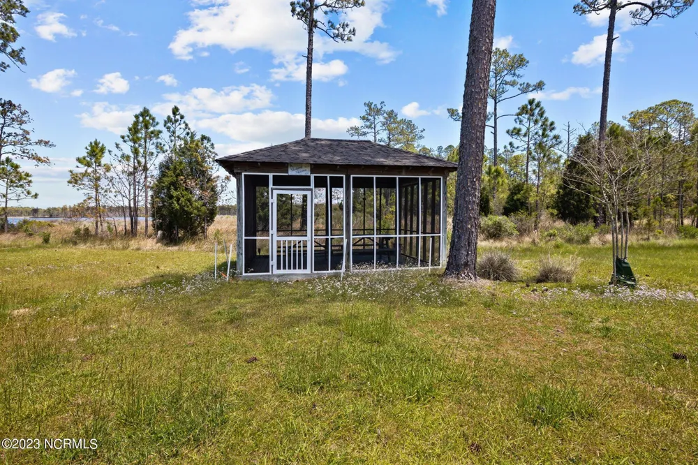 15 Paradox Point Drive Aurora, NC 27806