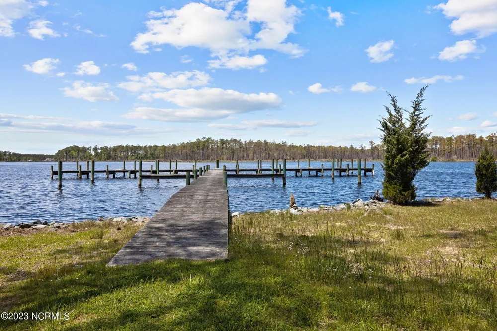 15 Paradox Point Drive Aurora, NC 27806