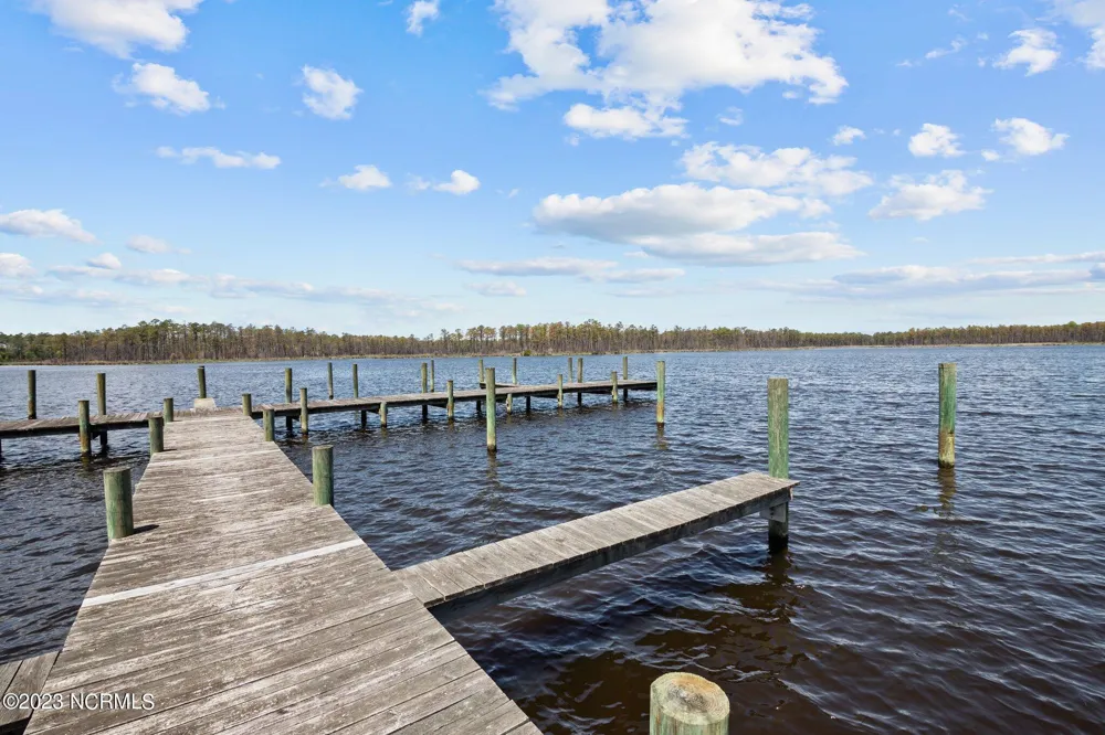 15 Paradox Point Drive Aurora, NC 27806