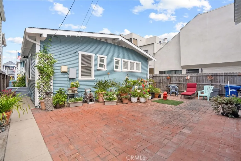 36 19th Street Hermosa Beach, CA 90254