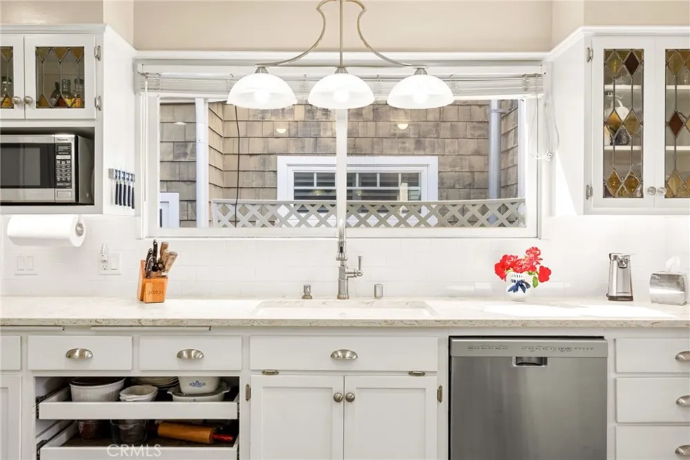 36 19th Street Hermosa Beach, CA 90254