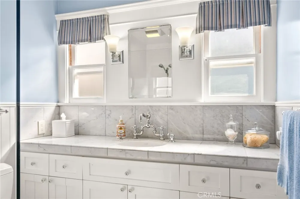 36 19th Street Hermosa Beach, CA 90254