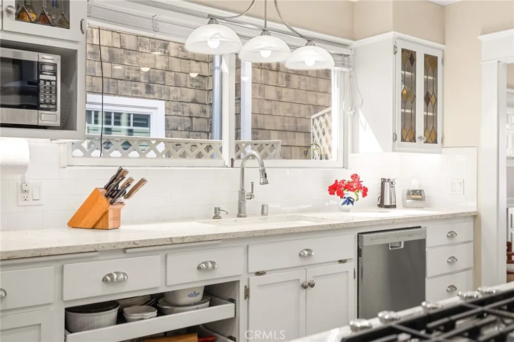 36 19th Street Hermosa Beach, CA 90254
