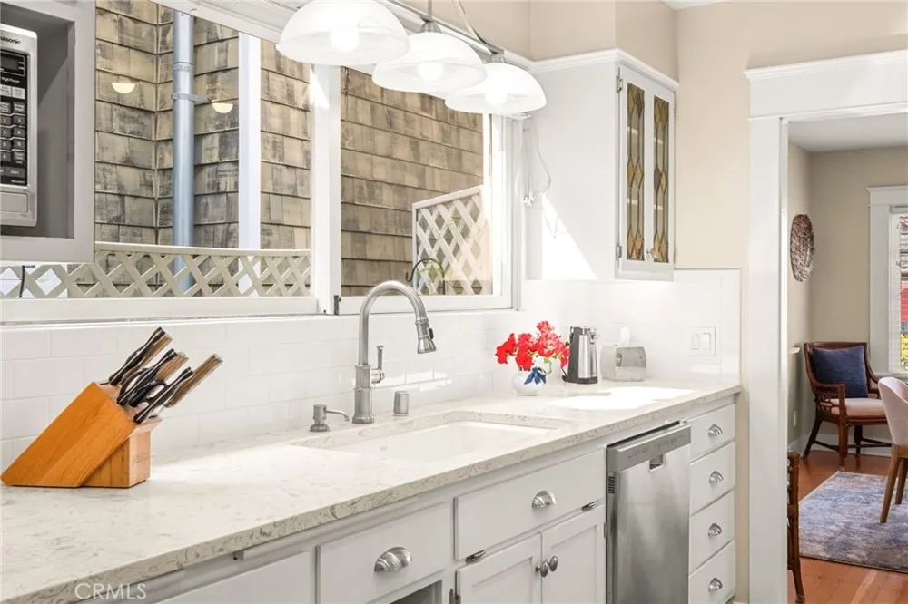 36 19th Street Hermosa Beach, CA 90254