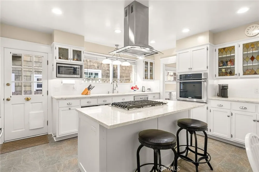 36 19th Street Hermosa Beach, CA 90254