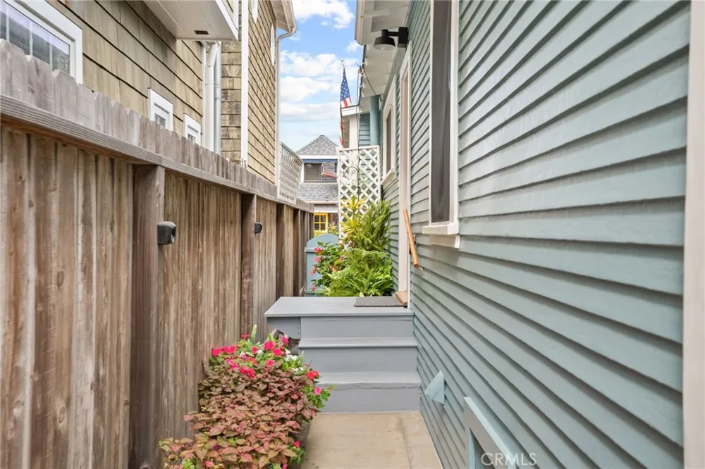 36 19th Street Hermosa Beach, CA 90254