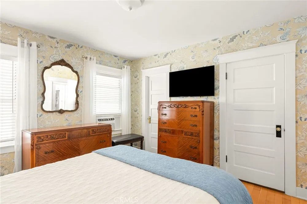 36 19th Street Hermosa Beach, CA 90254
