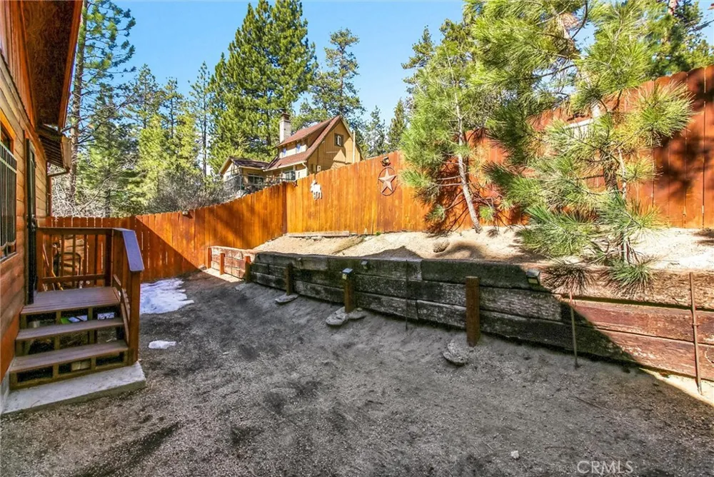 39222 Arapahoe Road Fawnskin, CA 92333