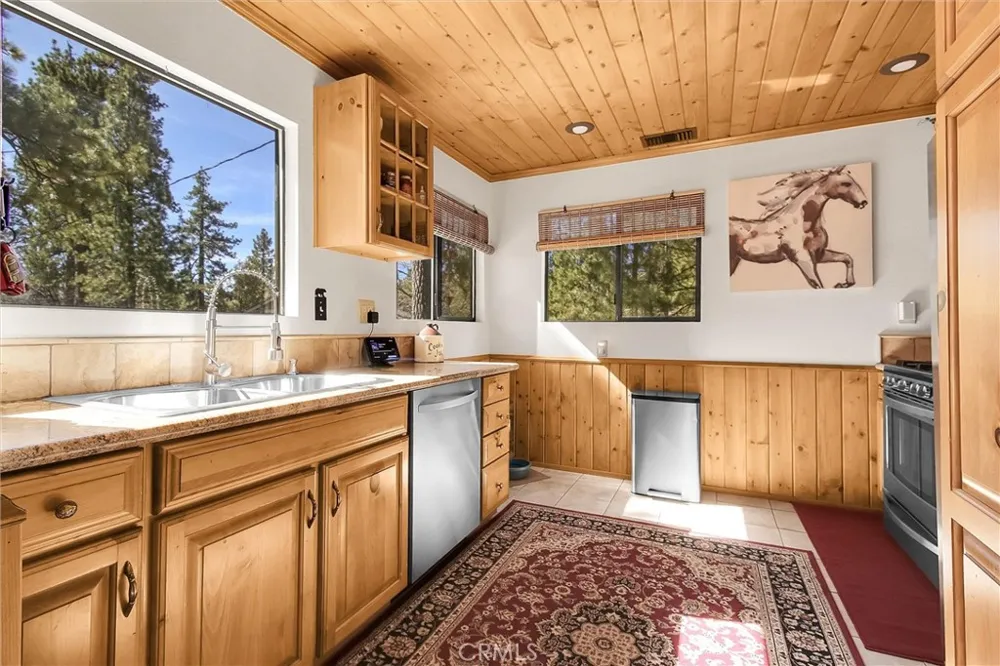39222 Arapahoe Road Fawnskin, CA 92333