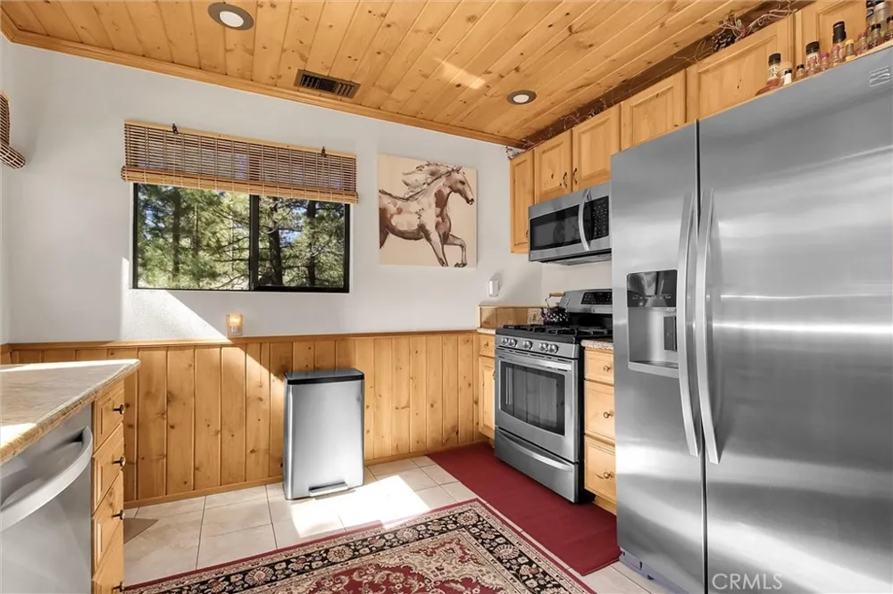 39222 Arapahoe Road Fawnskin, CA 92333