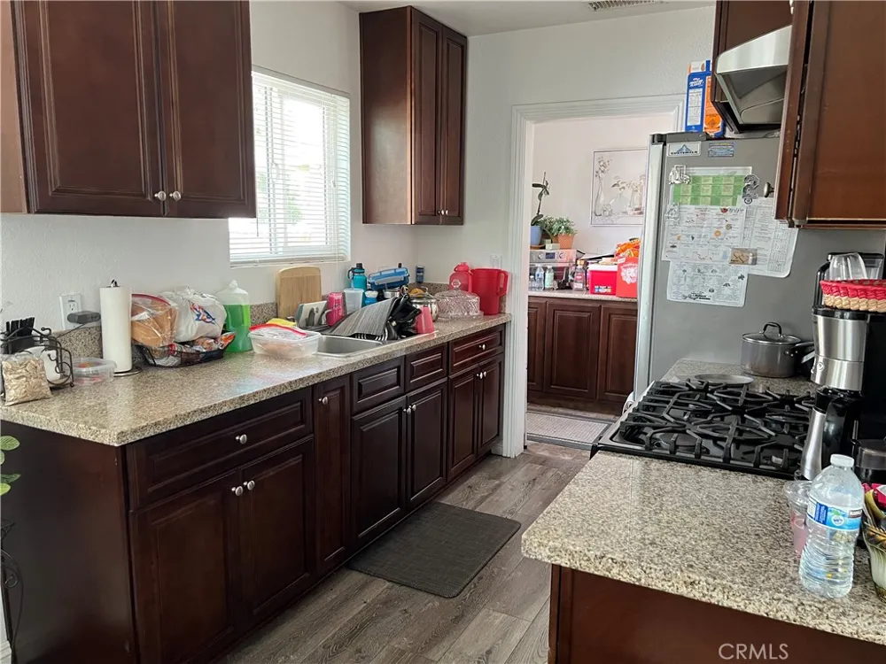 722 S Sycamore Rialto, CA 92376