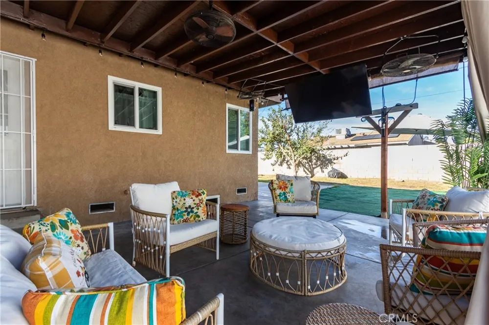 722 S Sycamore Rialto, CA 92376