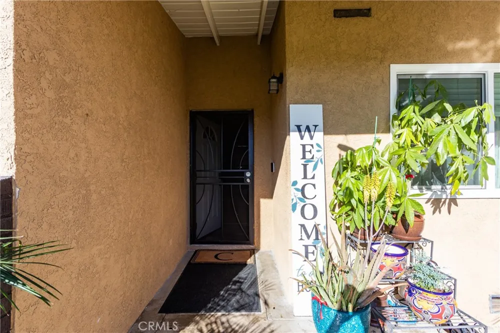 722 S Sycamore Rialto, CA 92376