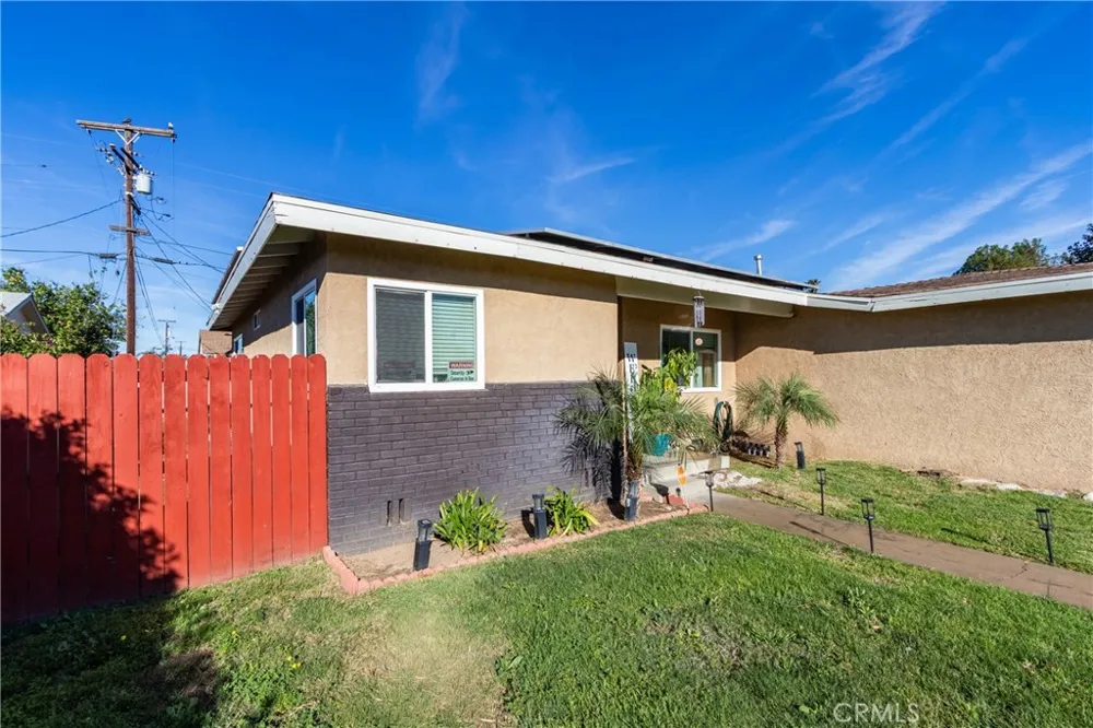 722 S Sycamore Rialto, CA 92376