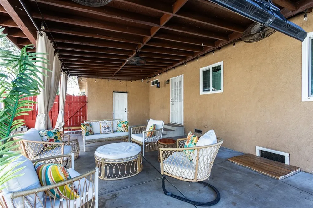 722 S Sycamore Rialto, CA 92376