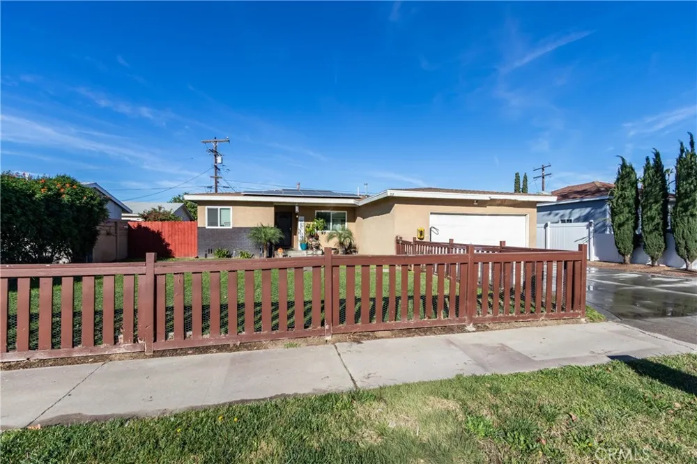 722 S Sycamore Rialto, CA 92376