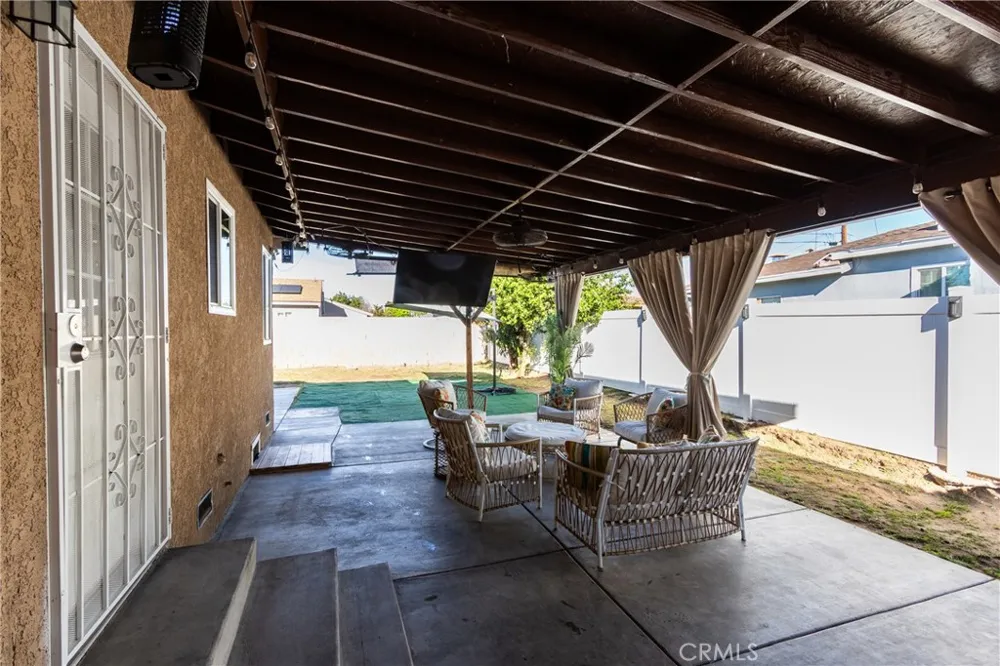 722 S Sycamore Rialto, CA 92376