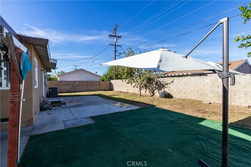 722 S Sycamore Rialto, CA 92376