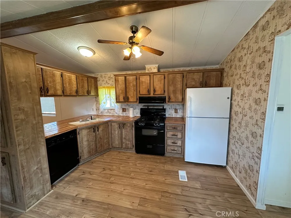 12880 4th Clearlake Oaks, CA 95423