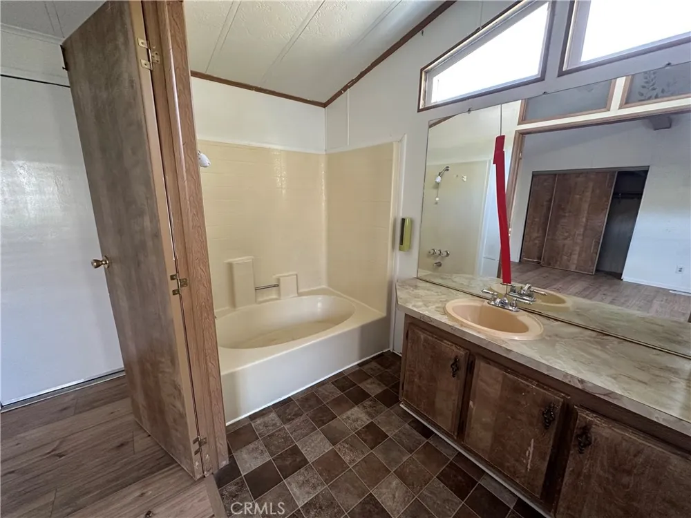 12880 4th Clearlake Oaks, CA 95423