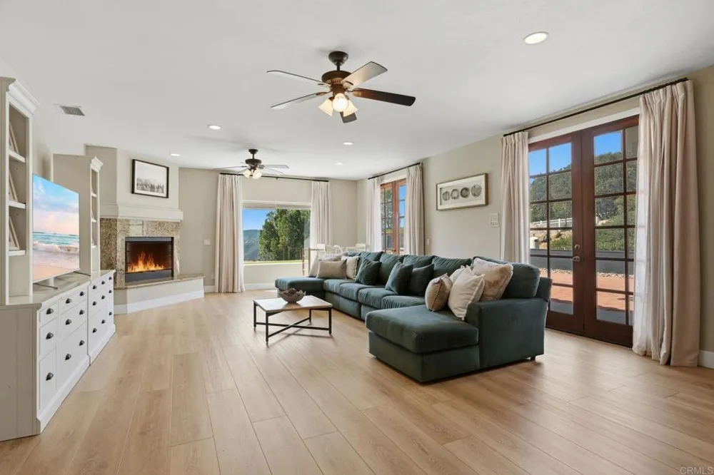 2852 Conestoga Court Alpine, CA 91901