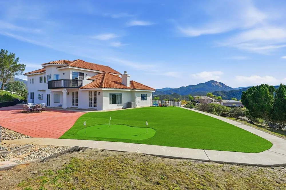 2852 Conestoga Court Alpine, CA 91901