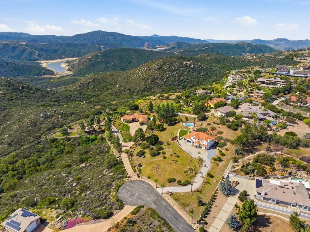 2852 Conestoga Court Alpine, CA 91901