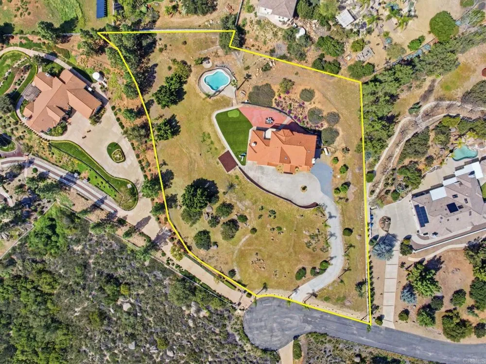 2852 Conestoga Court Alpine, CA 91901