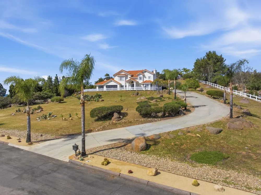 2852 Conestoga Court Alpine, CA 91901