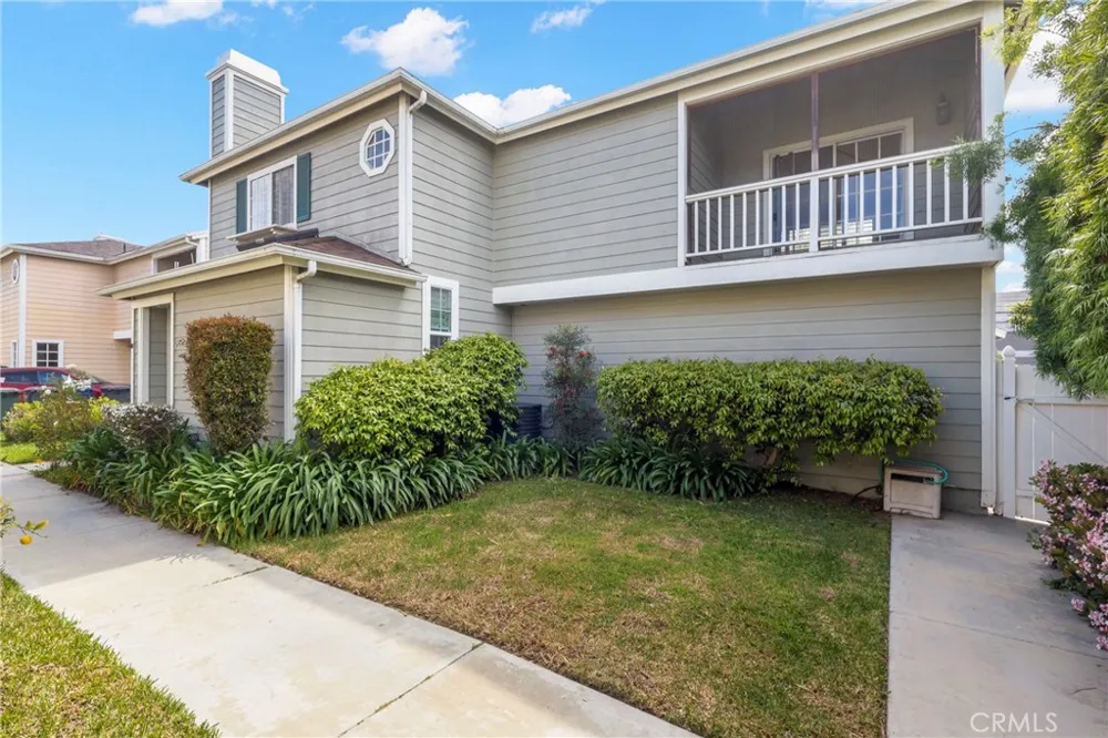 3327 California Avenue Signal Hill, CA 90755