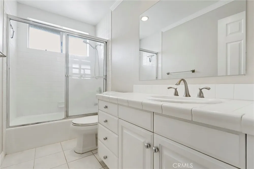 3327 California Avenue Signal Hill, CA 90755