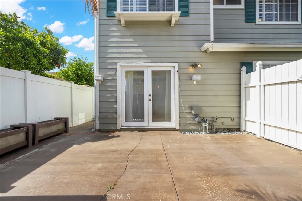 3327 California Avenue Signal Hill, CA 90755