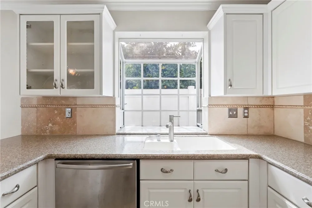 3327 California Avenue Signal Hill, CA 90755