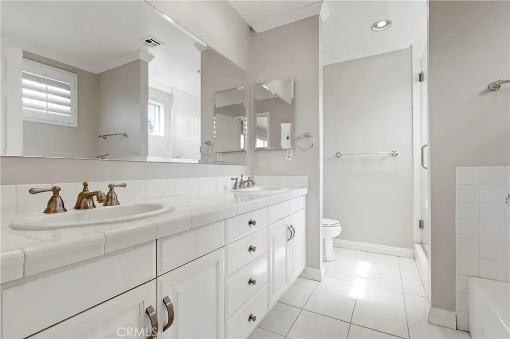3327 California Avenue Signal Hill, CA 90755