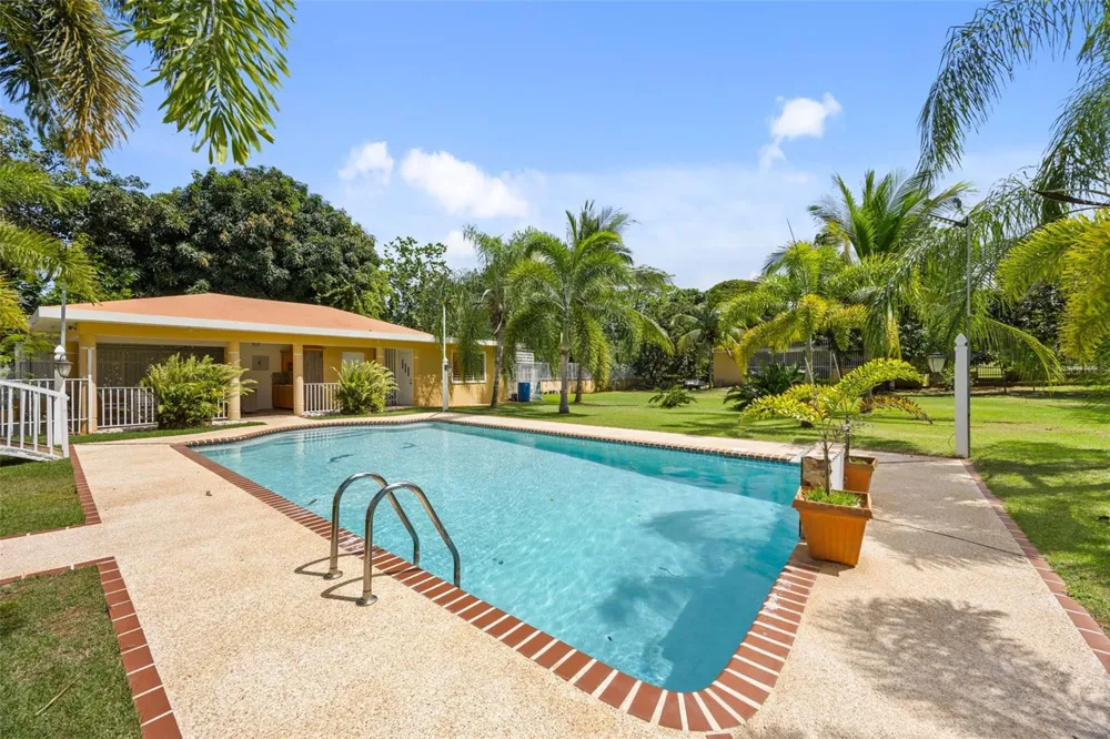 HACIENDA LAS PALMA TIERRAS NUEVAS Manati, PR 00674