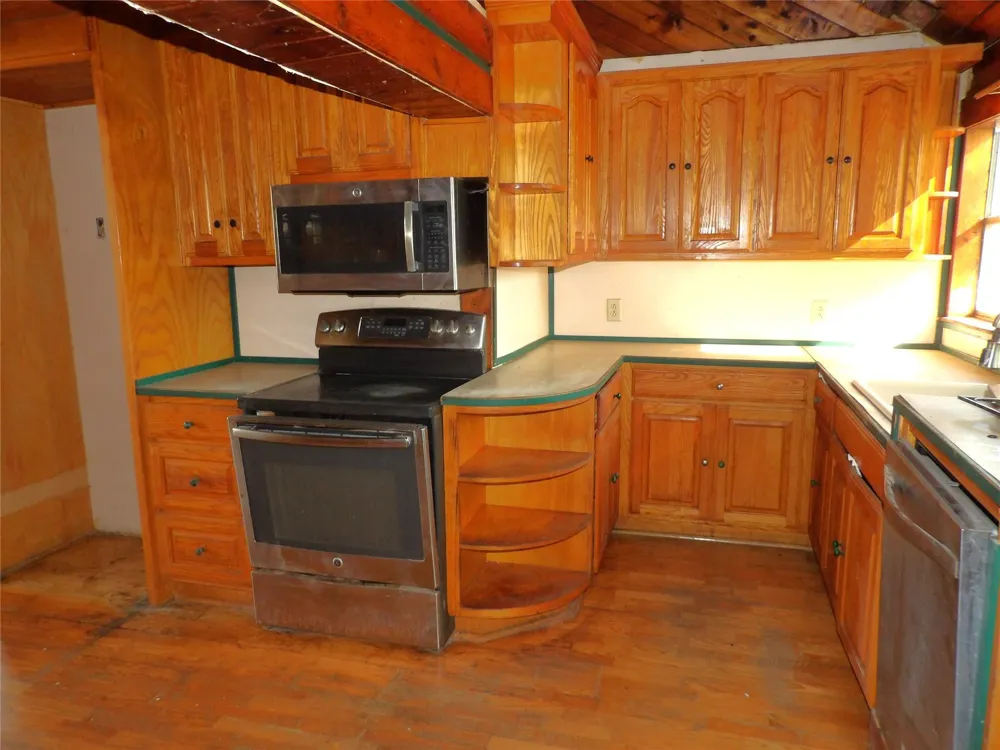 718 E Houston Avenue Crockett, TX 75835