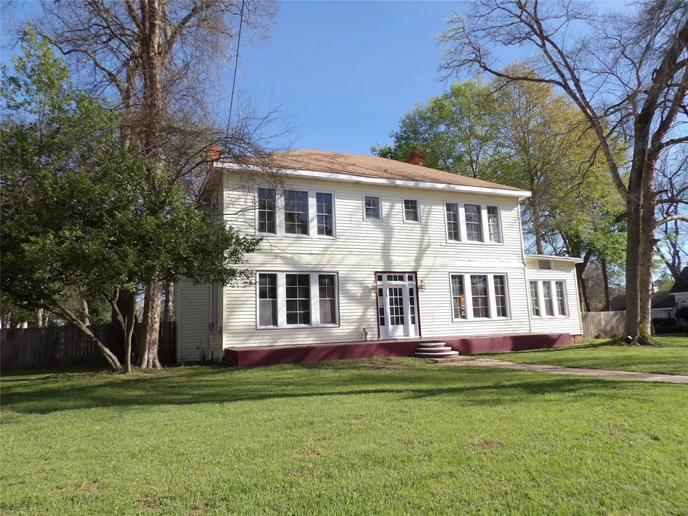 718 E Houston Avenue Crockett, TX 75835