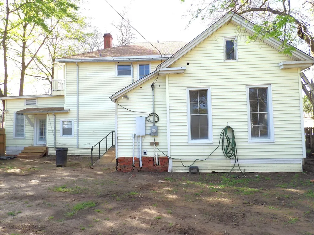 718 E Houston Avenue Crockett, TX 75835